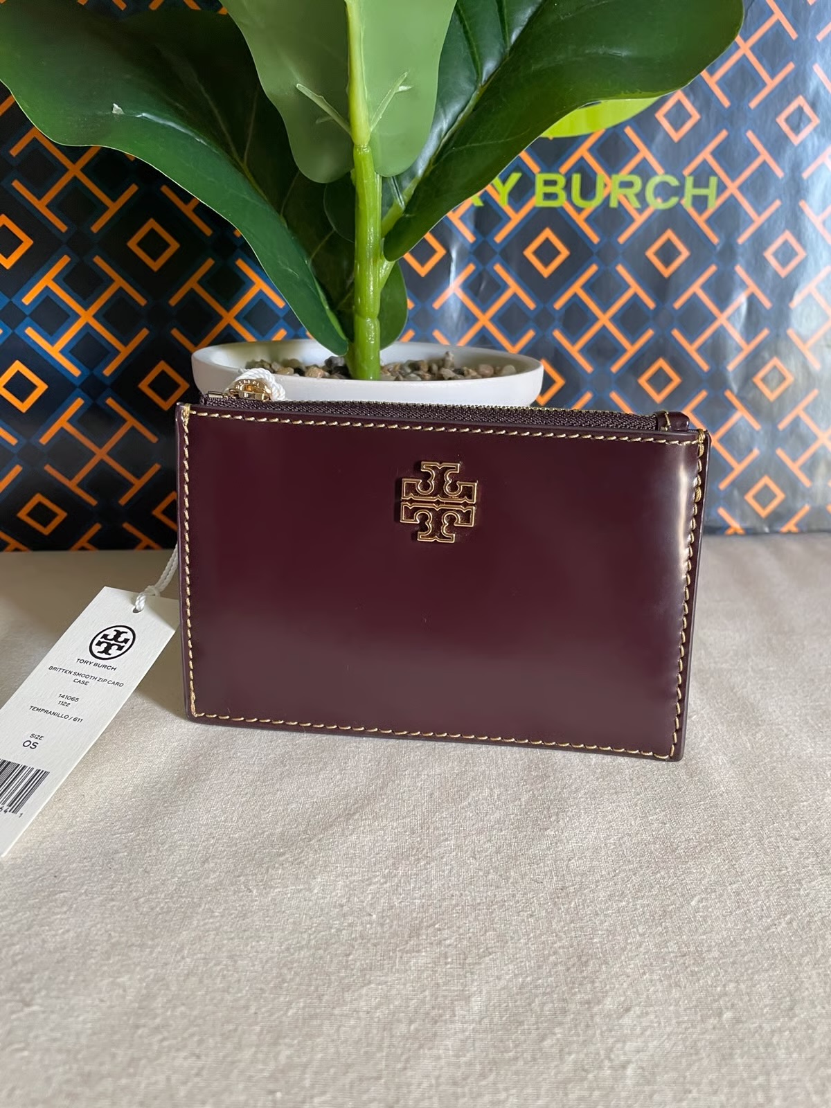 Tory Burch Britten Zip Card Holder